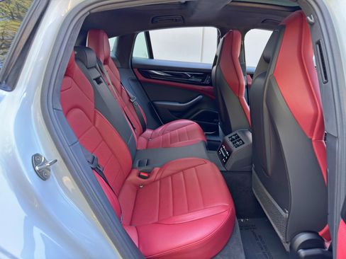 Used 2025 Porsche Panamera 4S w/ Premium Package image 46