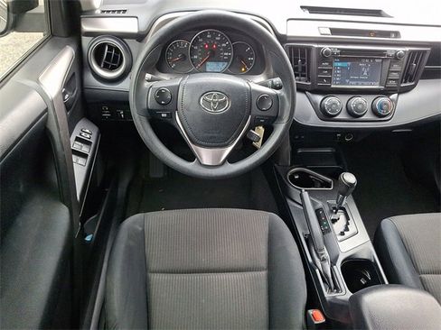 Used 2016 Toyota RAV4 LE image 13