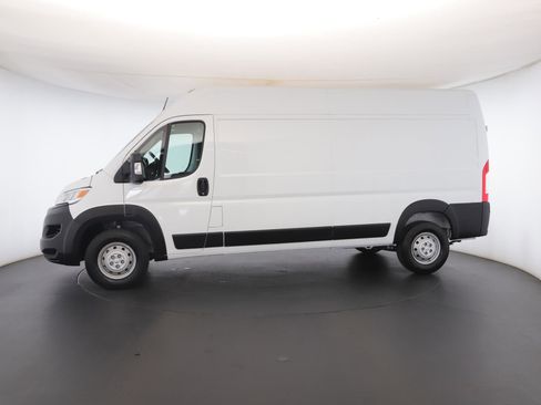 Used 2023 RAM ProMaster 2500 w/ Driver Convenience Group image 26
