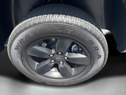 Used 2019 RAM 1500 Warlock AWD/4WD image 9
