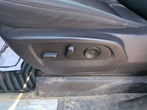 Used 2023 Chevrolet Silverado 1500 LT AWD/4WD image 11