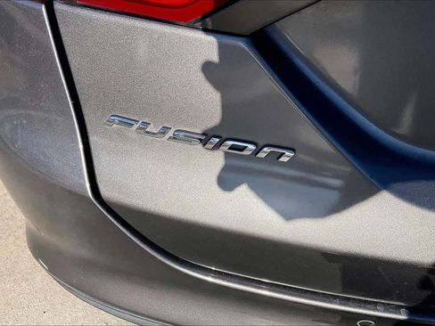 Used 2013 Ford Fusion SE image 28
