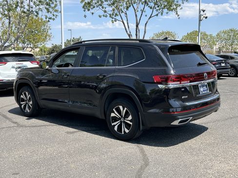 Certified 2025 Volkswagen Atlas SE AWD/4WD image 3