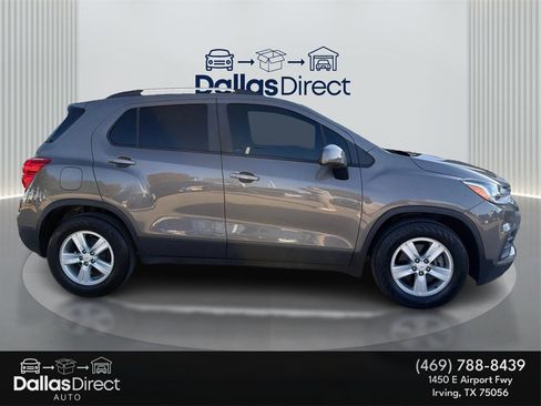 Used 2021 Chevrolet Trax LT w/ Driver Confidence Package image 5