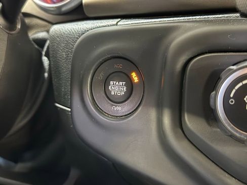 Certified 2018 Jeep Wrangler Sport AWD/4WD image 16