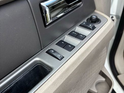 Used 2008 Ford Expedition XLT image 40
