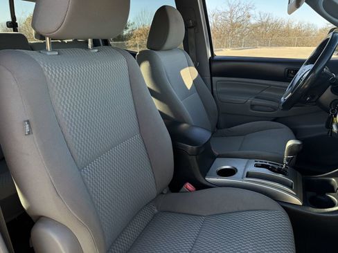 Used 2013 Toyota Tacoma PreRunner w/ SR5 Pkg RWD image 25