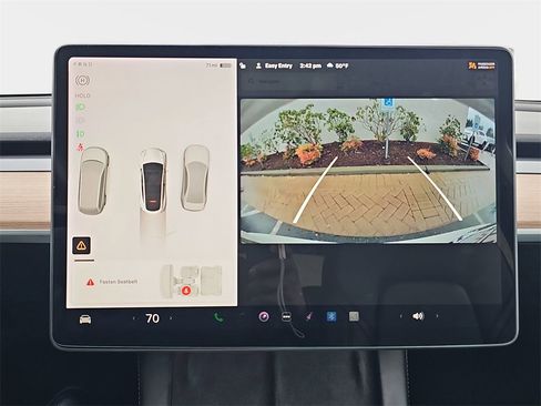 Used 2021 Tesla Model Y Long Range image 25