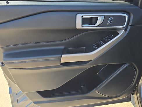 Used 2022 Ford Explorer XLT w/ Equipment Group 202A image 20