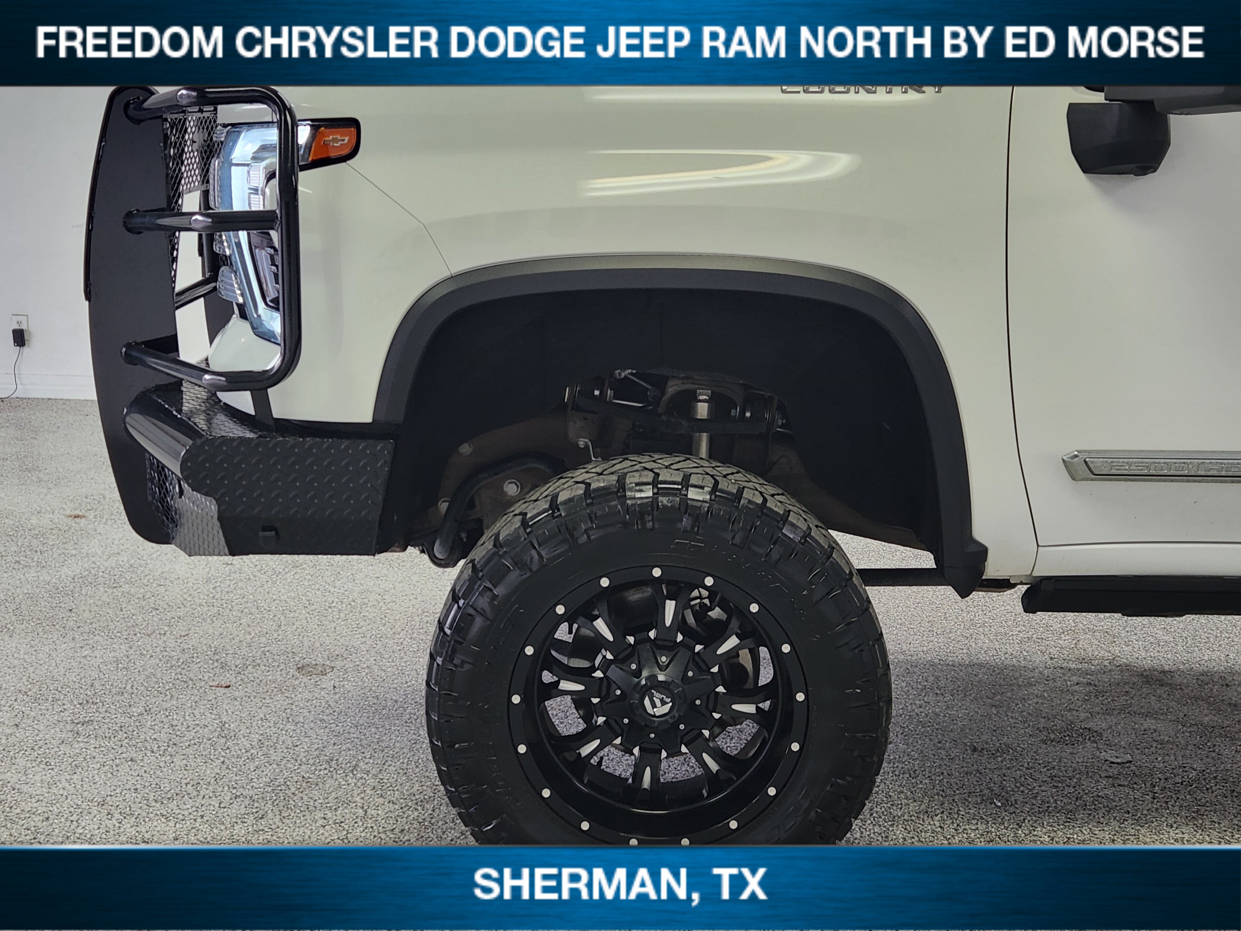 Used 2024 Chevrolet Silverado 2500 High Country w/ Technology Package AWD/4WD image 6
