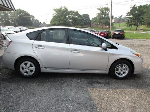 Used 2011 Toyota Prius Two FWD image 9