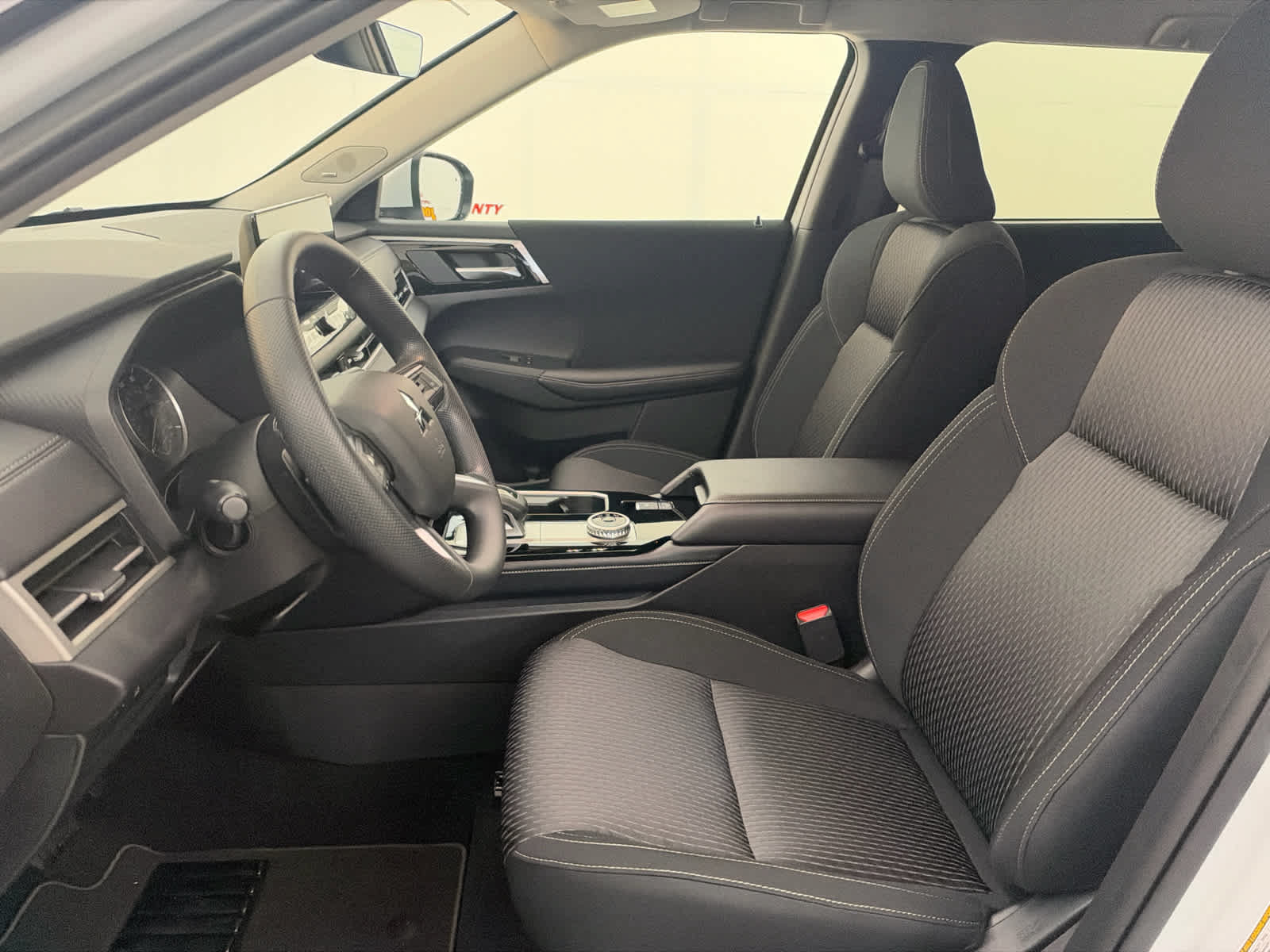 New 2026 Mitsubishi Outlander ES FWD image 14