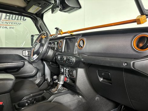 Used 2021 Jeep Gladiator Mojave AWD/4WD image 30