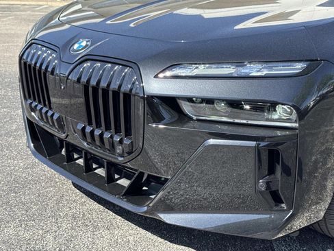 Certified 2023 BMW 760i xDrive w/ Executive Package AWD/4WD image 10