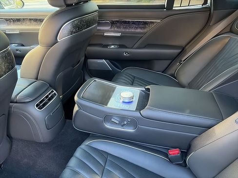 Used 2023 Genesis G90 3.5T image 16