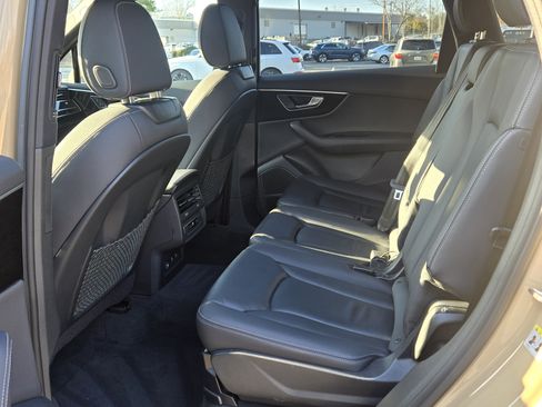Used 2025 Audi Q7 3.0T Premium Plus image 13