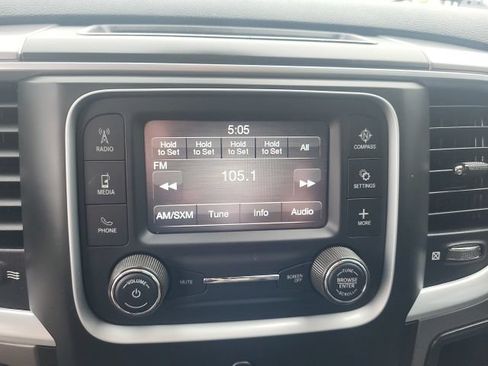 Used 2023 RAM 1500 Classic SLT AWD/4WD image 28