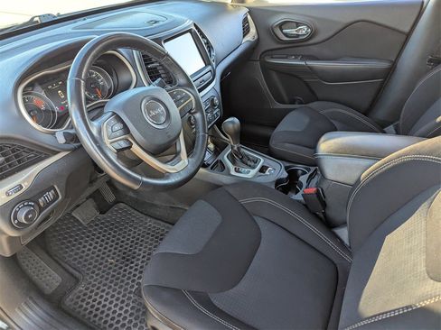 Used 2016 Jeep Cherokee Latitude w/ Cold Weather Group image 25