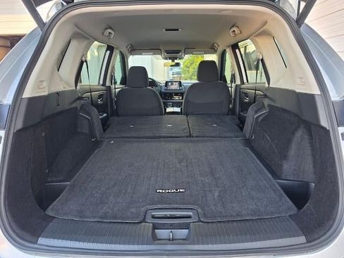 Used 2025 Nissan Rogue SV FWD image 26