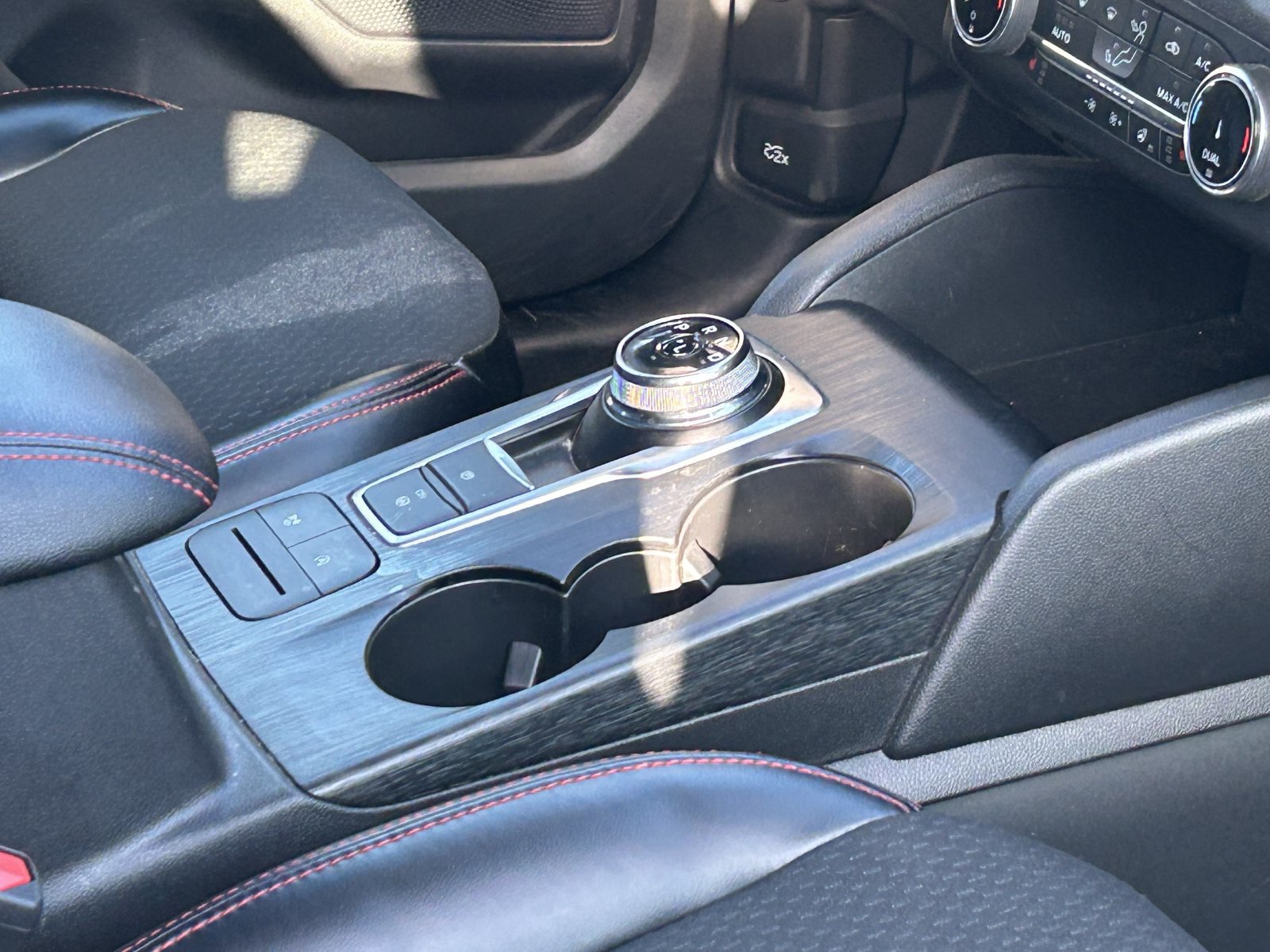 Used 2024 Ford Escape ST-Line AWD/4WD image 11
