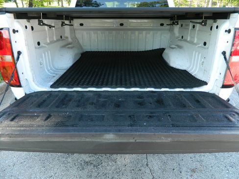 Used 2021 Chevrolet Colorado W/T w/ WT Convenience Package AWD/4WD image 10
