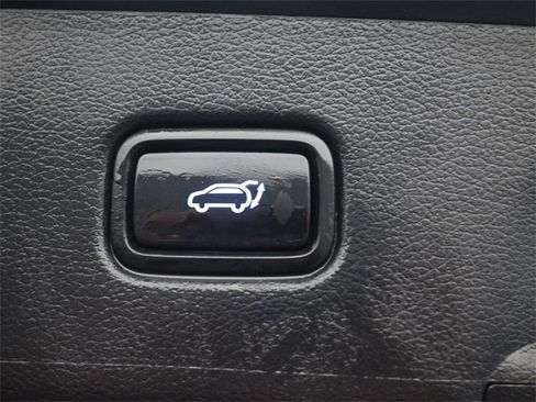 Used 2024 Hyundai Palisade SEL w/ Premium Package image 25