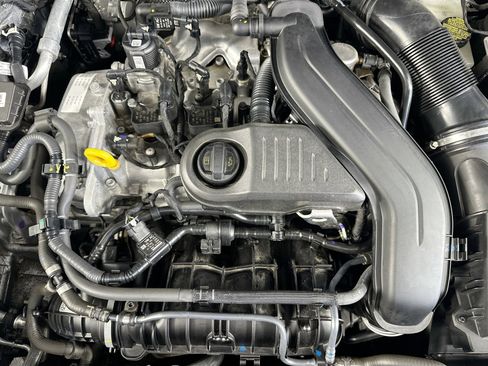 Used 2022 Volkswagen Taos SE image 28