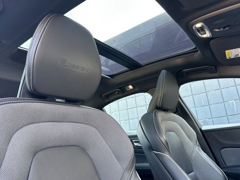 Used 2019 Volvo S60 T5 R-Design image 16
