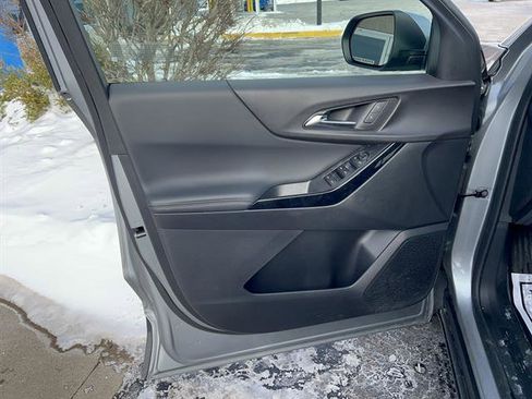 Used 2025 Chevrolet Equinox LT image 10