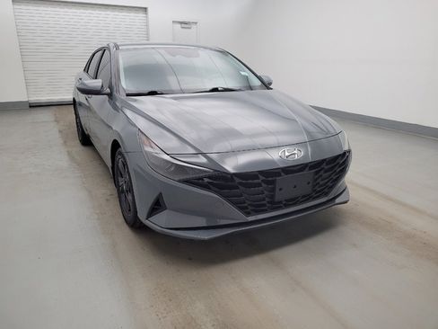 Used 2022 Hyundai Elantra SEL image 14