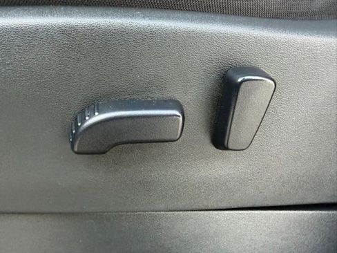 Used 2022 Nissan Frontier SV w/ Technology Package image 14