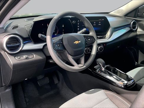 Used 2026 Chevrolet Trax LT FWD image 17