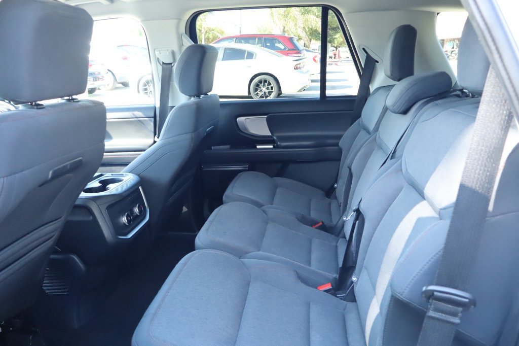 Used 2025 Ford Expedition Active AWD/4WD image 36