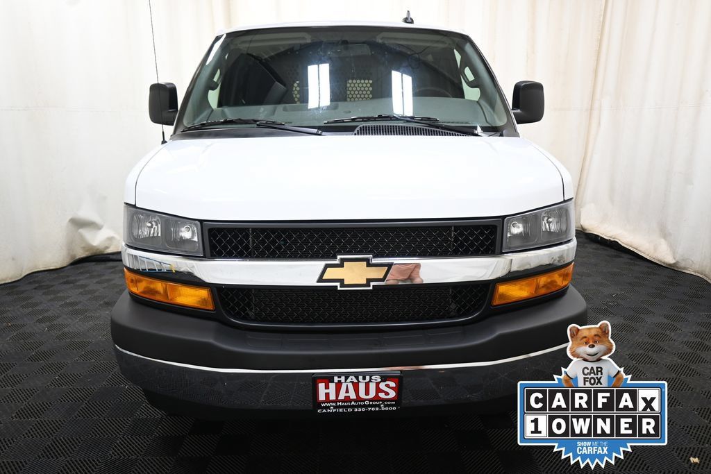 Used 2025 Chevrolet Express 2500 w/ Driver Convenience Package RWD image 2