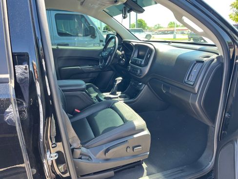 Used 2022 GMC Canyon AT4 w/ Trailering Package AWD/4WD image 9