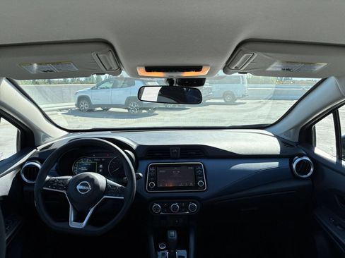 Used 2025 Nissan Versa SV FWD image 27