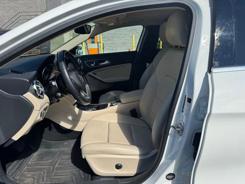 Certified 2020 Mercedes-Benz GLA 250 4MATIC image 11