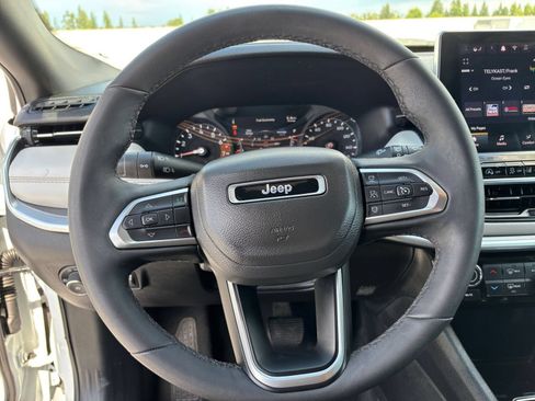 Used 2025 Jeep Compass Limited AWD/4WD image 29