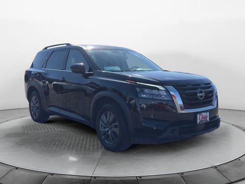 Used 2025 Nissan Pathfinder SV AWD/4WD image 4