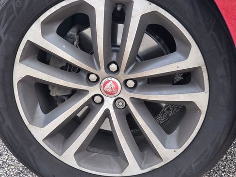 Used 2018 Jaguar F-PACE Premium AWD/4WD image 5