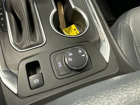 Used 2019 Chevrolet Traverse LT w/ LPO, Floor Liner Package AWD/4WD image 17