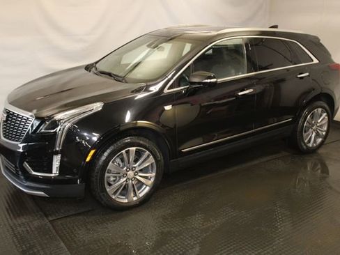 Certified 2025 Cadillac XT5 Premium Luxury w/ Technology Package AWD/4WD image 2