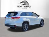 Used 2019 Toyota Highlander XLE image 4