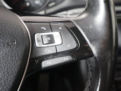 Used 2018 Volkswagen Passat 2.0T R-Line w/ R-Line Lighting Package image 36