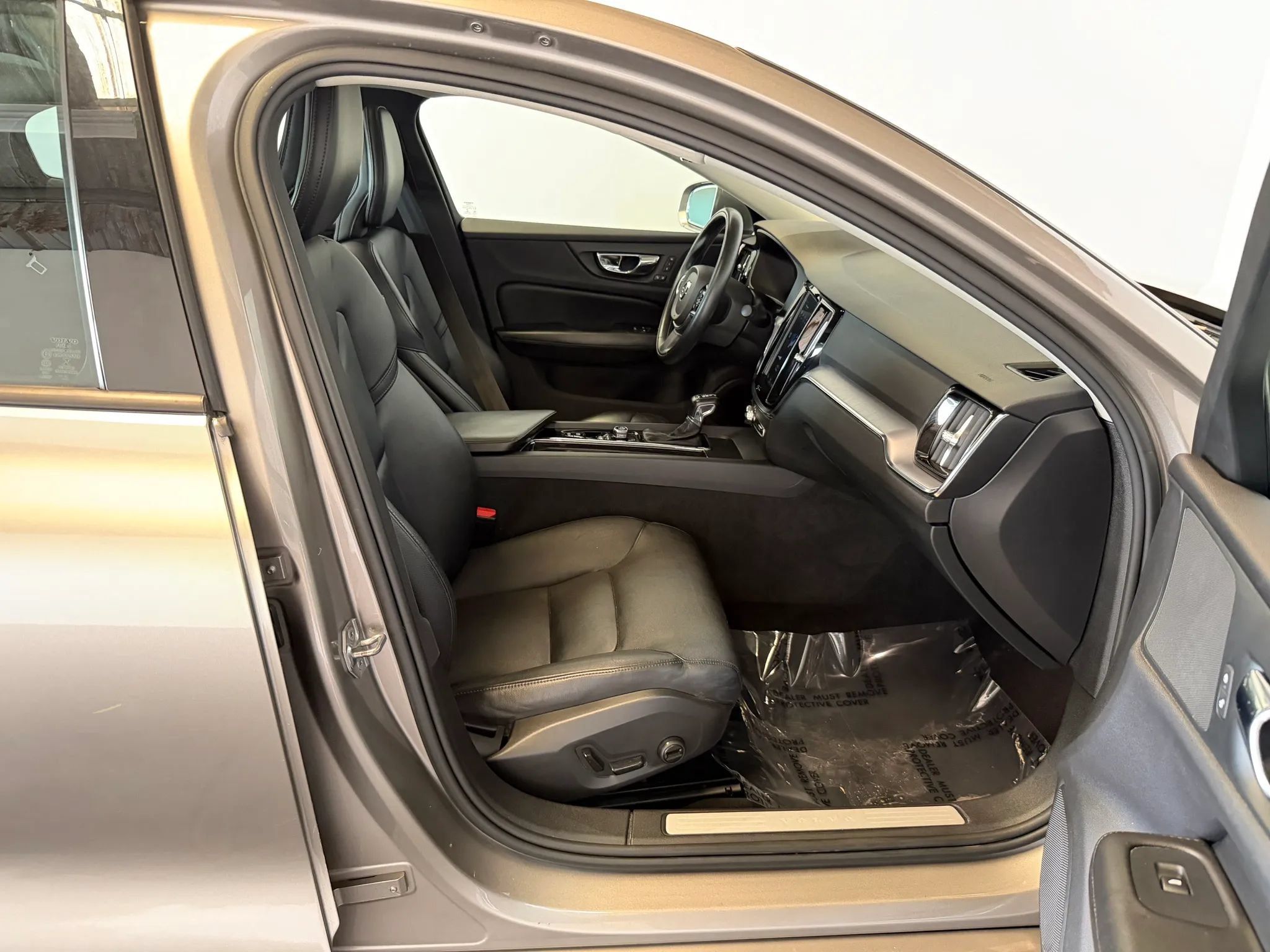 Used 2019 Volvo S60 T5 Momentum w/ Premium Package FWD image 26