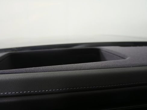 Certified 2023 BMW 740i RWD image 22