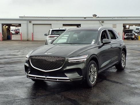 Used 2025 Genesis GV70 2.5T AWD/4WD image 2