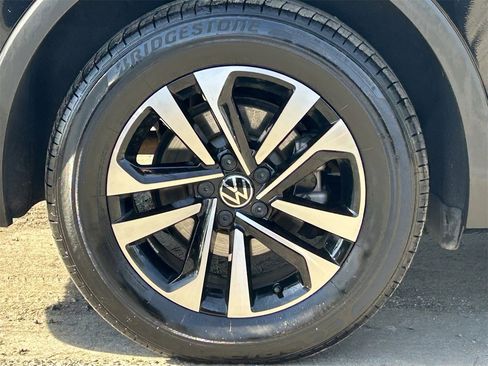 Used 2024 Volkswagen Tiguan S image 7