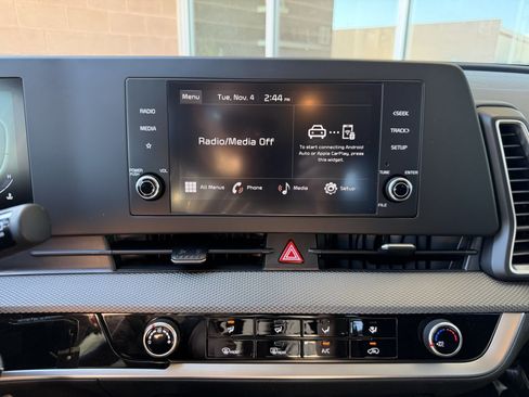 Used 2024 Kia Sportage LX image 19