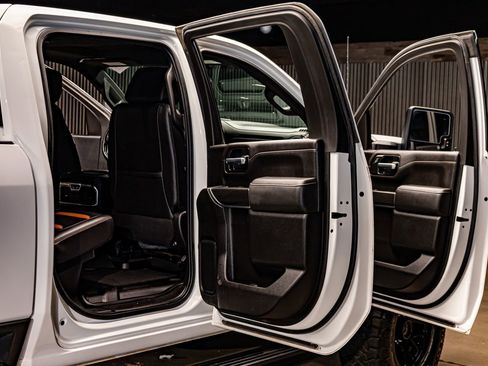 Used 2021 GMC Sierra 2500 AT4 w/ AT4 Premium Plus Package image 31